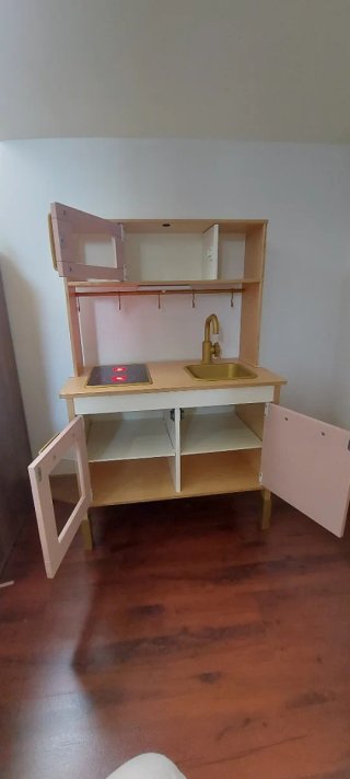 Cocinita Ikea Rosa y Dorada