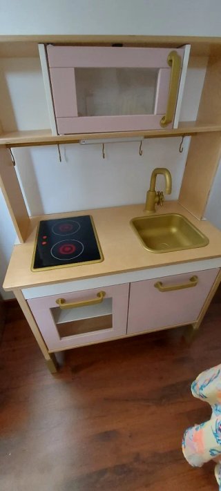 Cocinita Ikea Rosa y Dorada