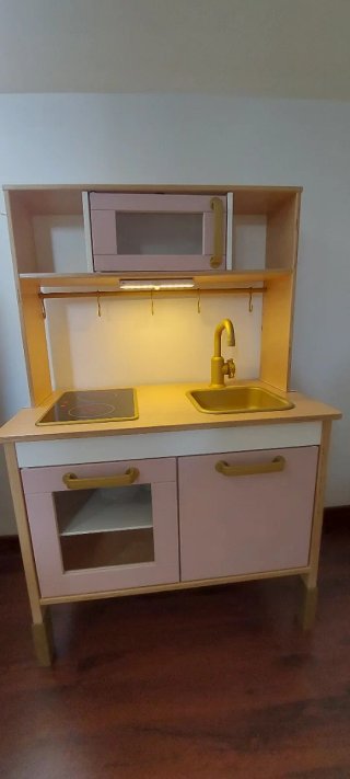 Cocinita Ikea Rosa y Dorada
