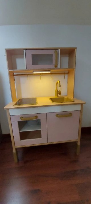 Cocinita Ikea Rosa y Dorada