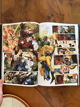 Libros Marvel ilustrados tapa dura