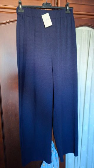 Pantalón azul marino nuevo