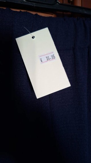 Pantalón azul marino nuevo