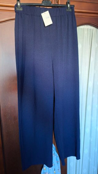 Pantalón azul marino nuevo