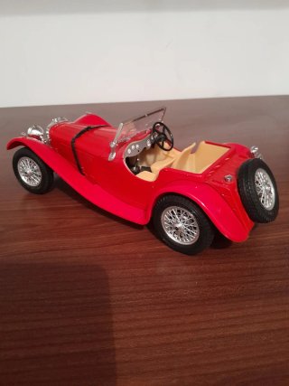 Jaguar SS 100  1/18