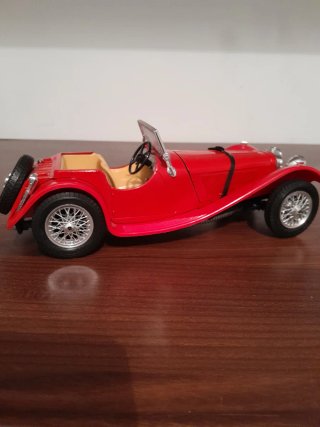 Jaguar SS 100  1/18