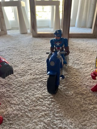 Juguetes Superhéroes Marvel: Avión, Coche y Moto