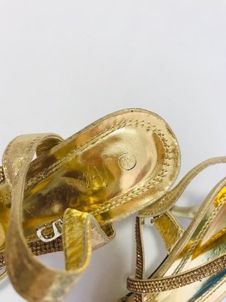 Tacones Dorados Mujer
