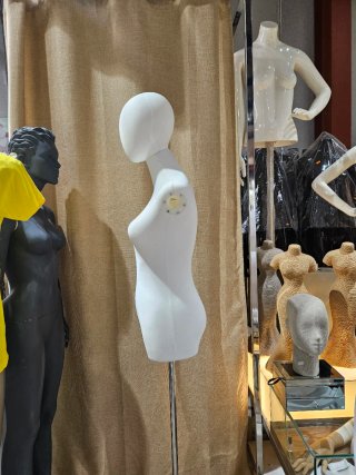 Busto maniquí mujer blanco base Talla  S/ XS