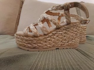 Sandalias cuña Alma Blue Beige.