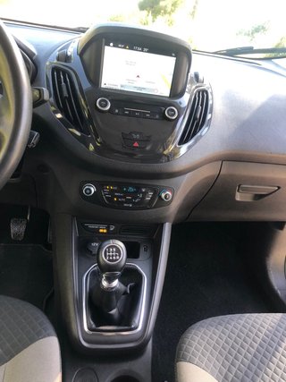 Ford Tourneo Courier 2019 TITANIUM 100cv