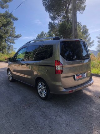 Ford Tourneo Courier 2019 TITANIUM 100cv