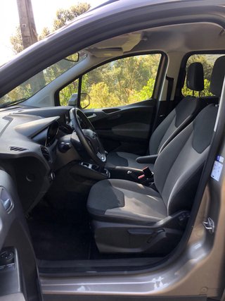 Ford Tourneo Courier 2019 TITANIUM 100cv