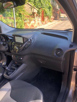 Ford Tourneo Courier 2019 TITANIUM 100cv