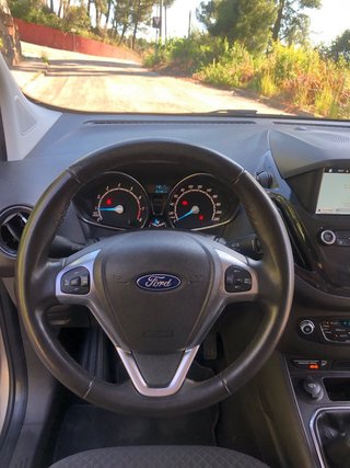 Ford Tourneo Courier 2019 TITANIUM 100cv