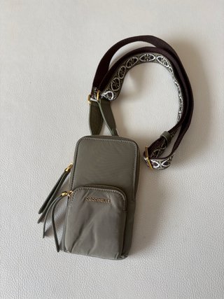 COCINNELLE Bolsita Mobil Caqui Nylon