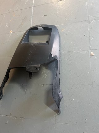 Tapa cubre cárter Yamaha Xmax Negra