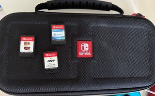 Nintendo Switch con 4 juegos