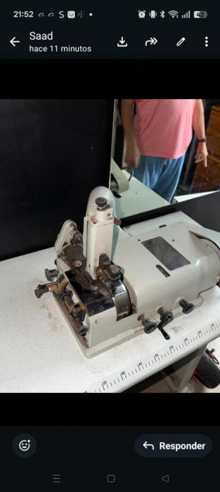 Máquina rebajadora de cuero