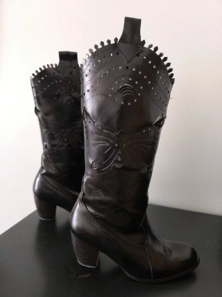 Botas camperas de cuero marrón oscuro