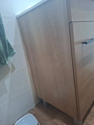 Mueble de baño con espejo y luz