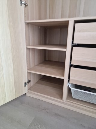 Armario modular madera con espejo.