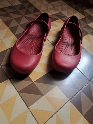 Crocs Burdeos Mujer Talla X
