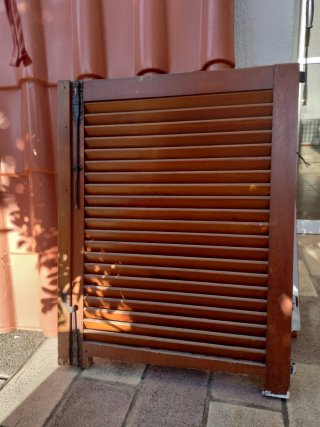 Ventana madera maciza doble hoja .Más Mallorquina