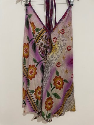 Vestido de seda estampado floral. Nuevo a estrenar
