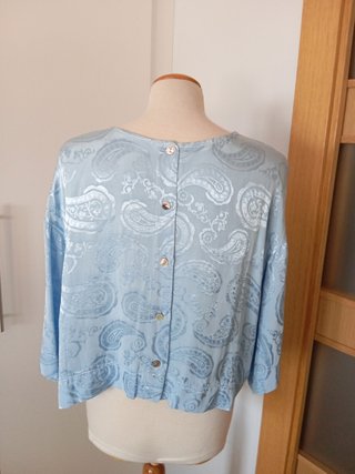 Blusa azul con estampado paisley Talla L