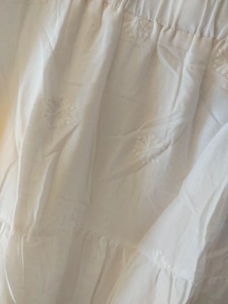 Falda larga blanca bordada Talla M