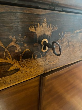Cómoda antigua madera y metal