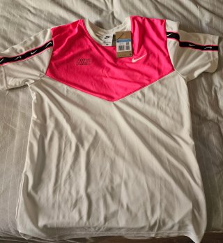 Camiseta Nike Rosa y Blanca