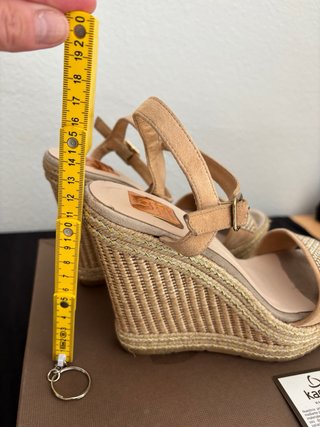 Sandalias Kanna Beige y Doradas