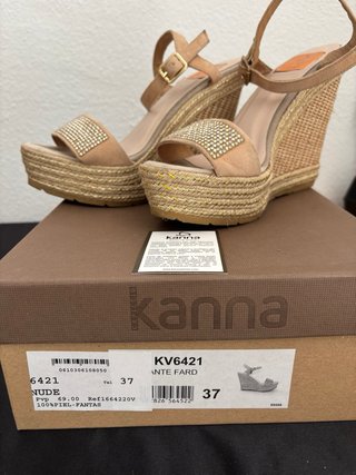 Sandalias Kanna Beige y Doradas