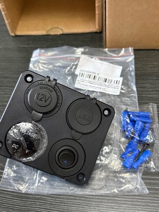 Panel Carga 12V/24V Camper/Barco