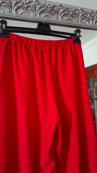 Pantalón de vestir rojo nuevo