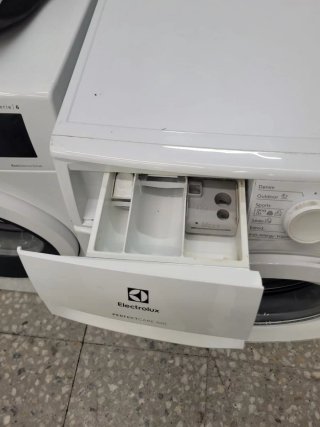 Lavadora Electrolux PerfectCare 600 8kg