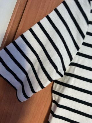 Camiseta H&M rayas blanca y negra Talla M