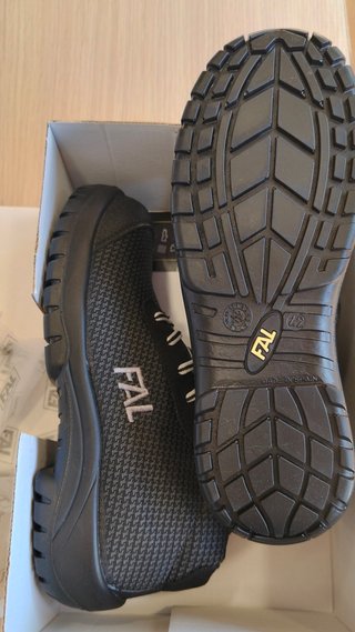 Bota de seguridad FAL IR500BK Talla 42 Negra