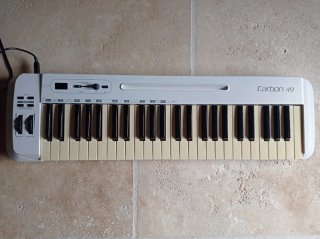 Teclado controlador Carbon 49