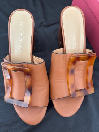 Sandalias Noa Harmon Marrón Hebilla Tortoise