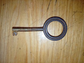 Curiosa y rara llave antigua