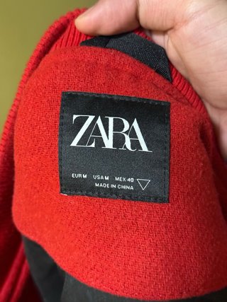 Chaqueta Zara Estilo Fútbol Americano Roja y blanc