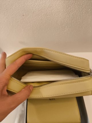 Borsa Calvin Klein e portafoglio giallo
