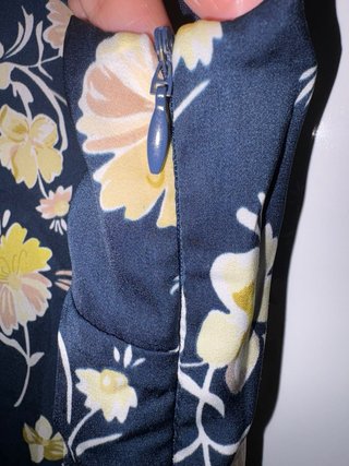 Vestido de verano floral azul y amarillo
