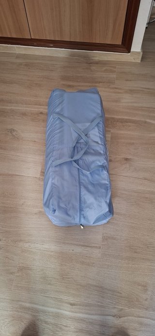 Cuna de viaje azul + colchón nuevo