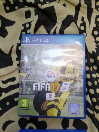 Juegos PS4 FIFA 17 y UFC 2