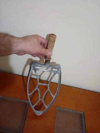 Soporte para plancha de metal