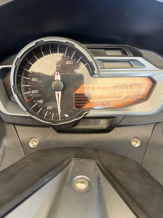 Maxiscooter BMW C600 Sport cambio por Triumph o HD